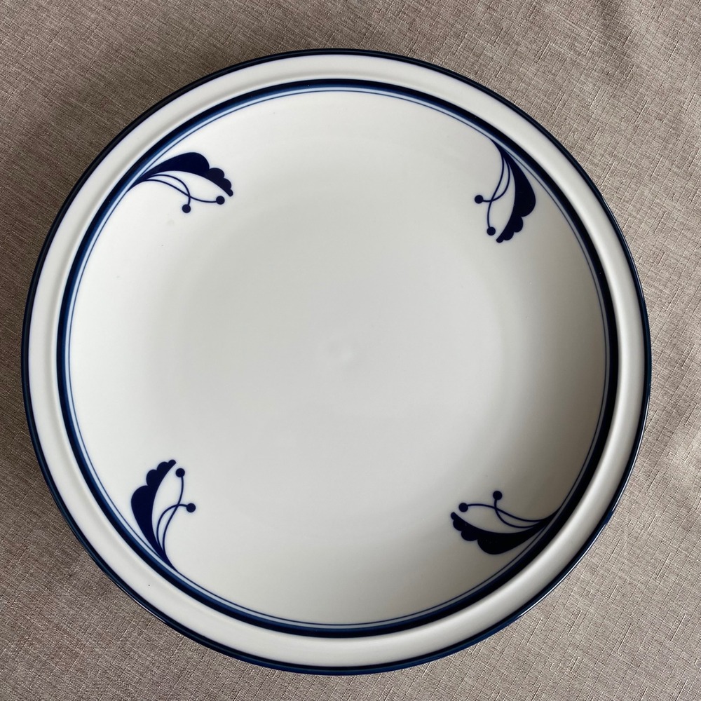 Dansk Flora Bayberry Floral Blue Rim Chop Plate Round Platter 12"‎ White Blue